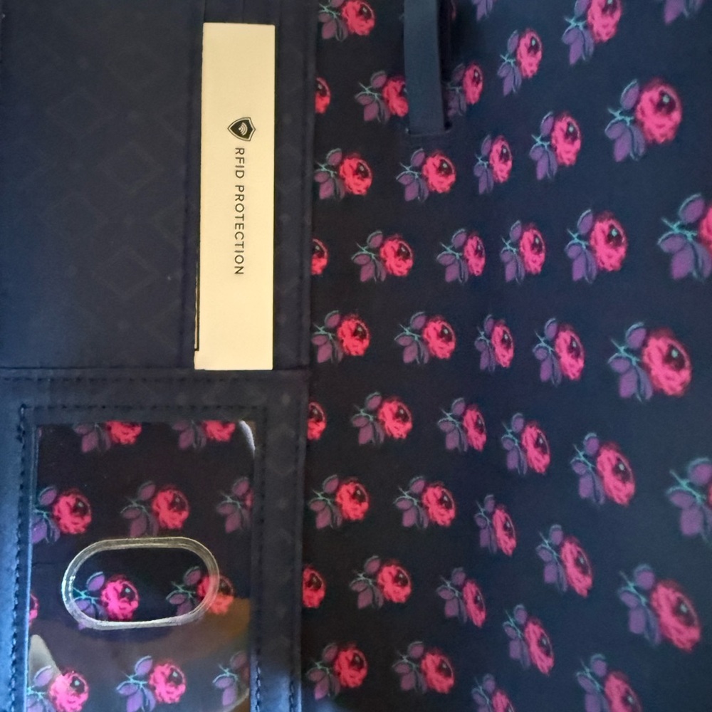 Vera Bradley Quilted Crossbody Wallet Purse - Denim Blue, Loads of Pockets! - Picture 6 of 8